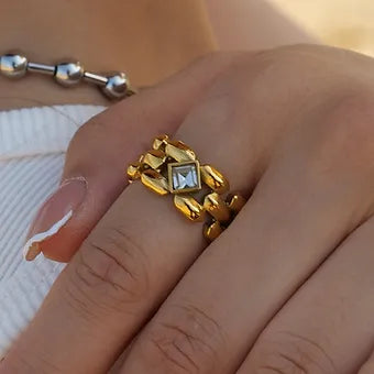 Hollow Cubic Meshed Ring (Rhinestone Studded)