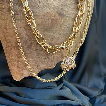 Curb Chain with Patterned Heart Charm