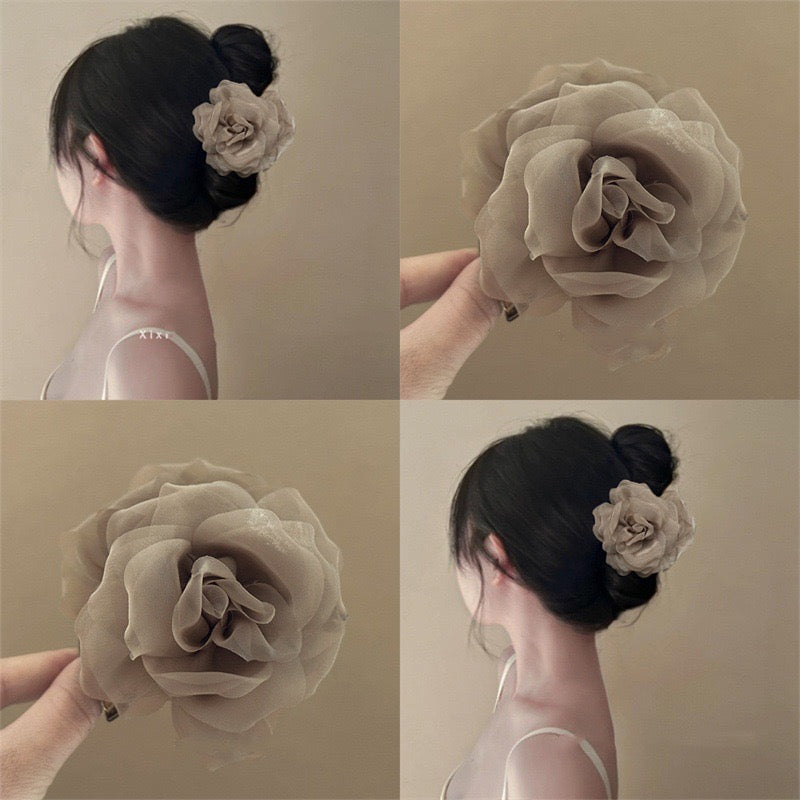 Ruffled Bloom Clutch Claw Set (Beige & Dusty Pink)