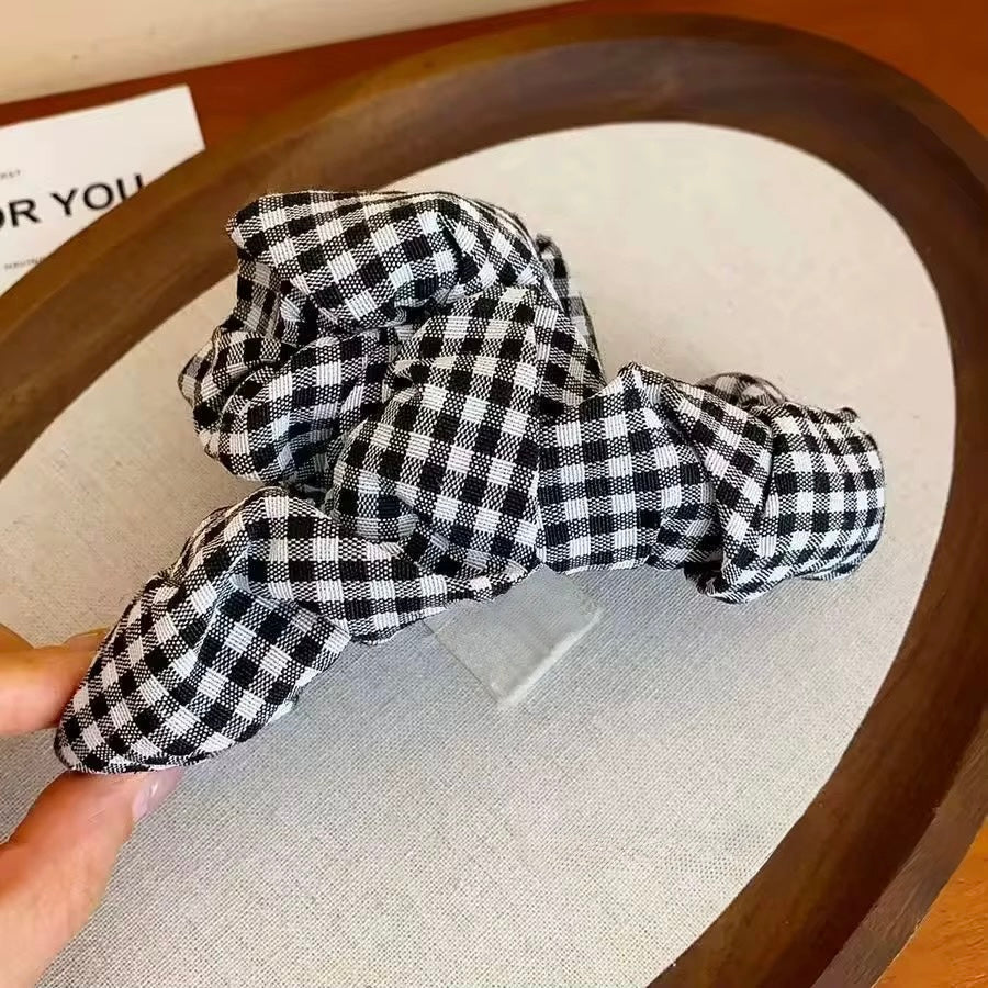 Tweed & Trend Bow Claw