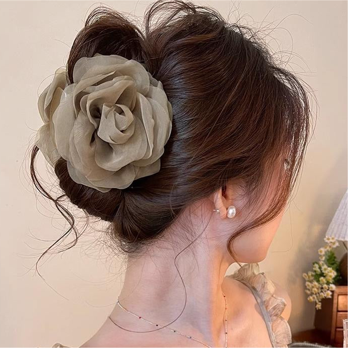Ruffled Bloom Clutch Claw Set (Beige & Dusty Pink)