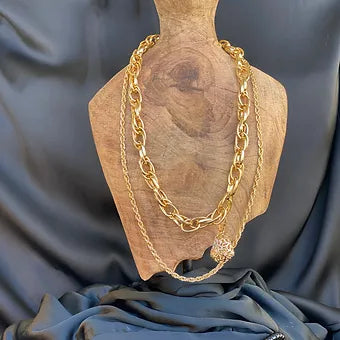 Curb Chain with Patterned Heart Charm