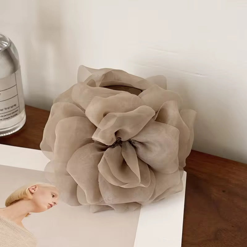 Ruffled Bloom Clutch Claw Set (Beige & Dusty Pink)