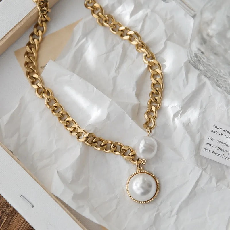 Pearly Curb Chain Necklace