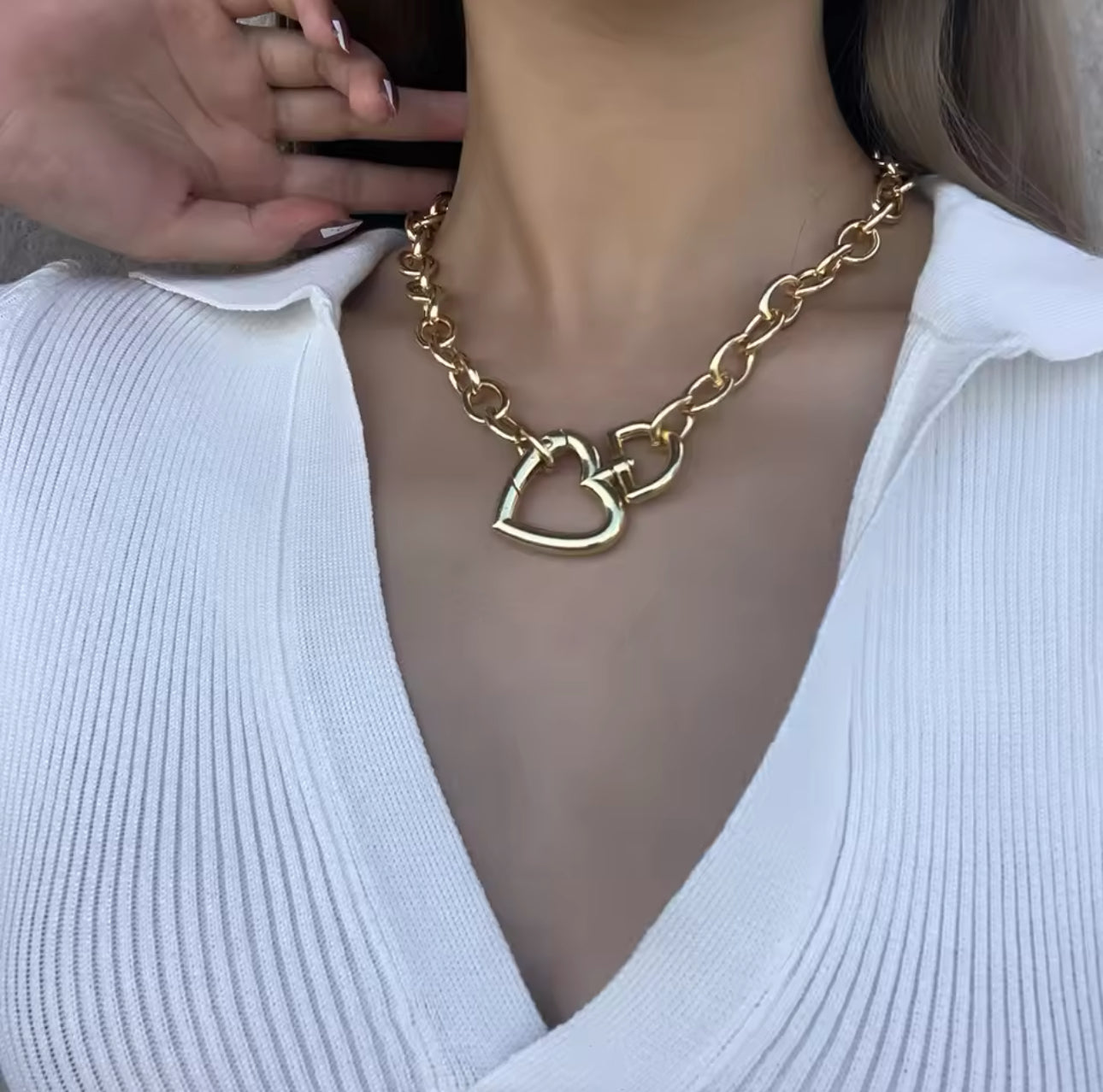 Bold Heart Hook In Gold