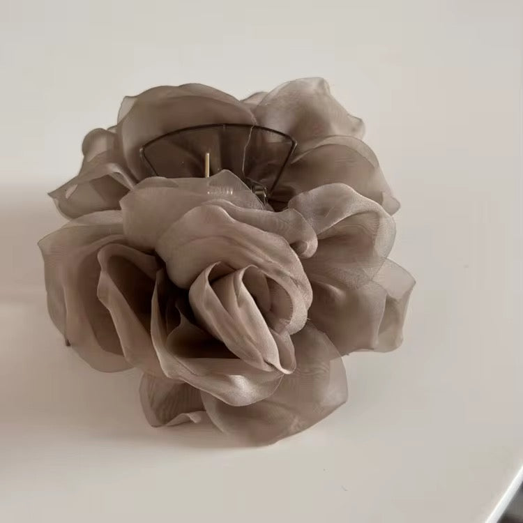 Ruffled Bloom Clutch Claw Set (Beige & Dusty Pink)