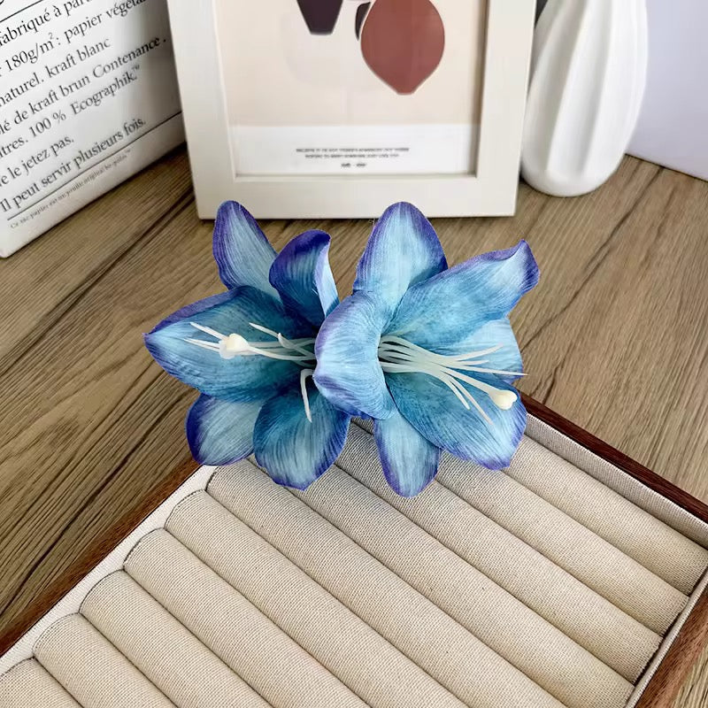 Lily Rush (Claw Clips)