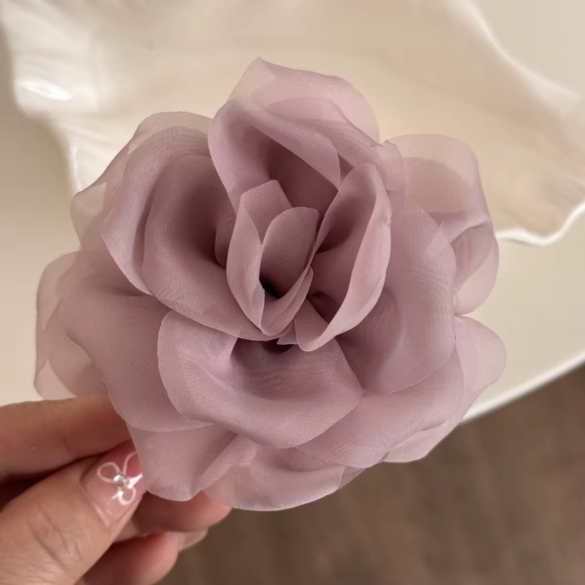 Ruffled Bloom Clutch Claw Set (Beige & Dusty Pink)