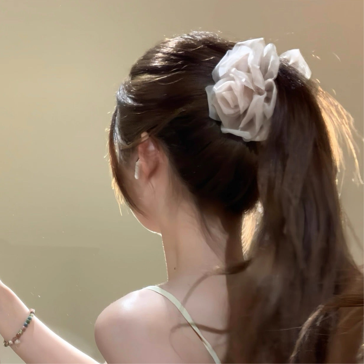 Ruffled Bloom Clutch Claw Set (Beige & Dusty Pink)