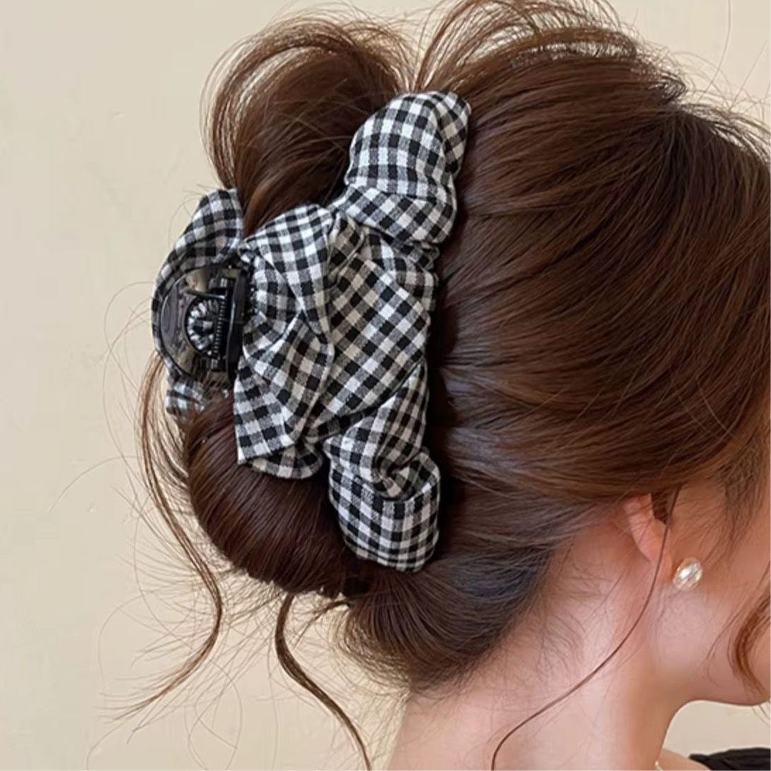 Tweed & Trend Bow Claw