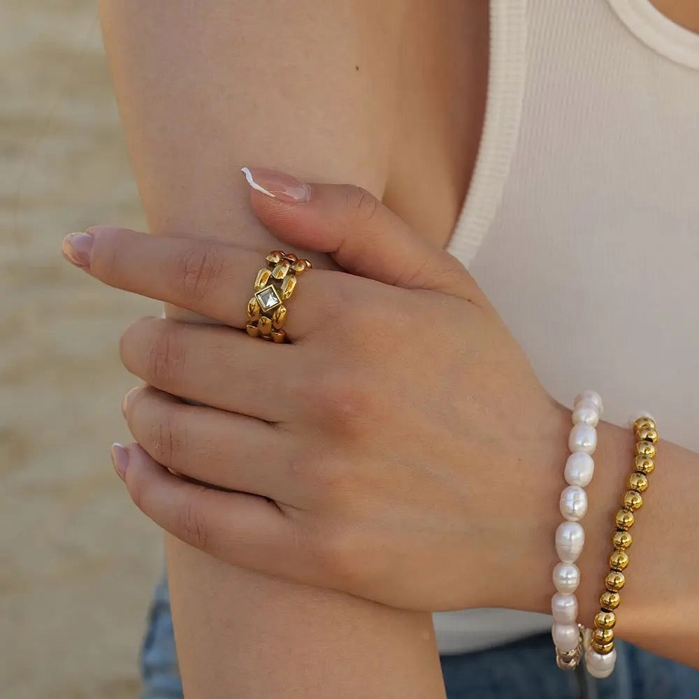 Hollow Cubic Meshed Ring (Rhinestone Studded)