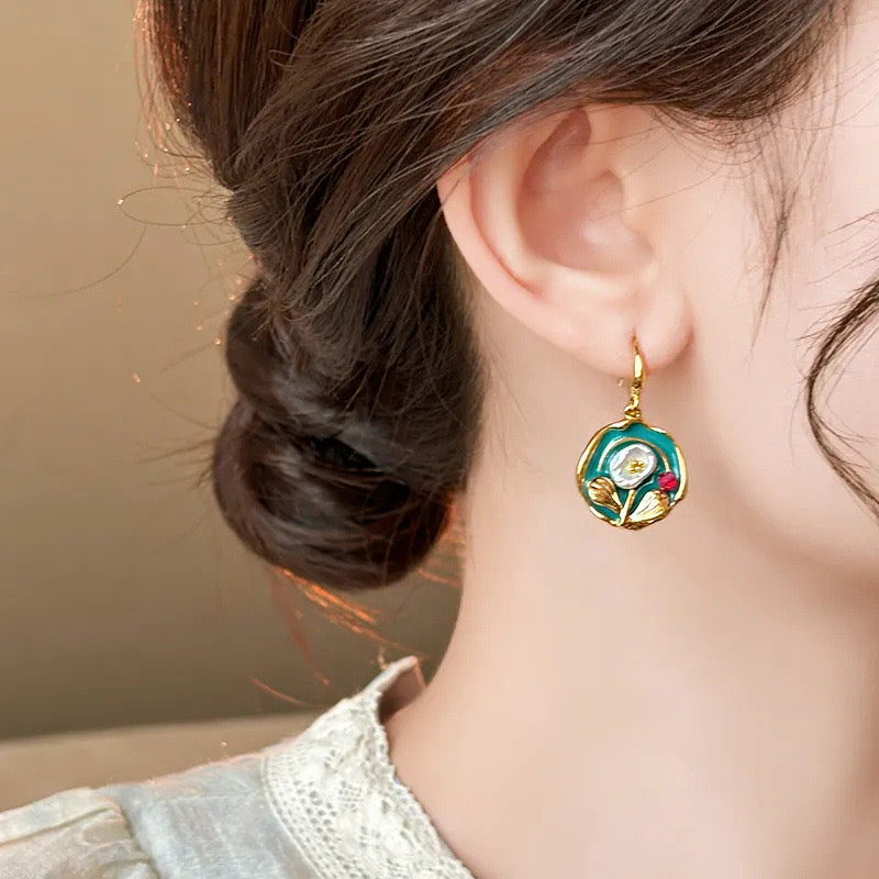 Enamel Pearl Drops