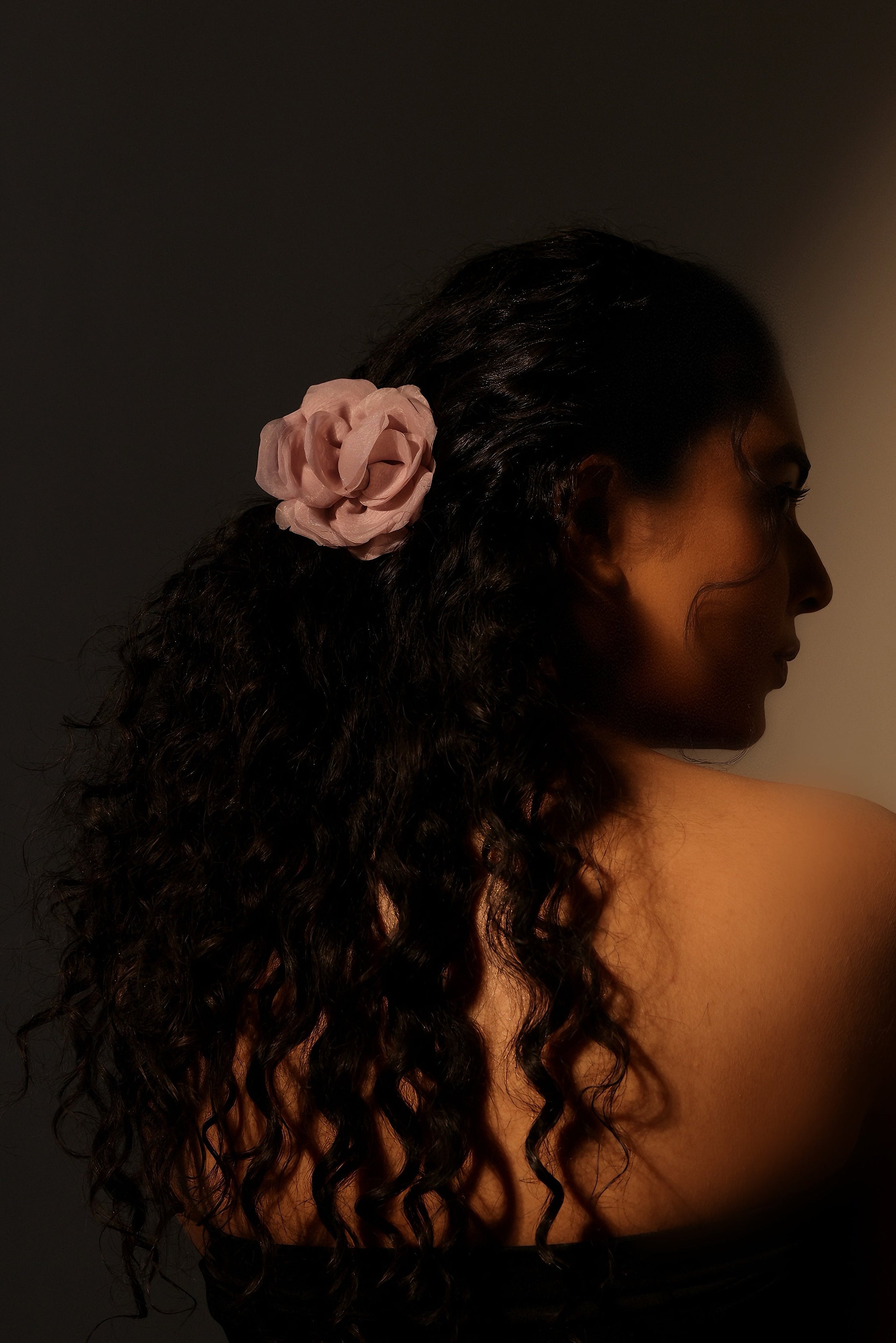 Ruffled Bloom Clutch Claw Set (Beige & Dusty Pink)