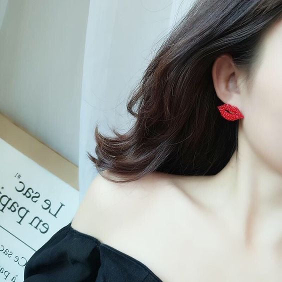 Bold Kiss Studs