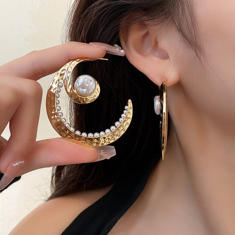 Moon Muse Pearl Chand Baalis