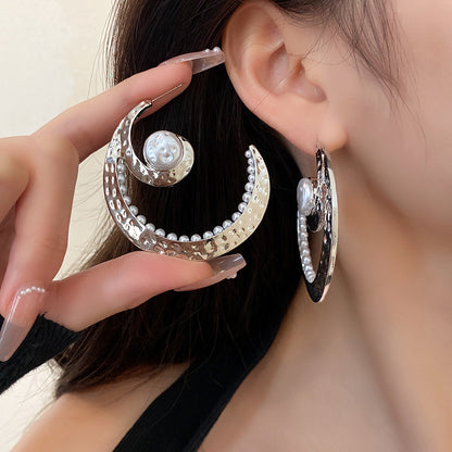 Moon Muse Pearl Chand Baalis