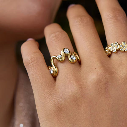 Wavy Bling Ring