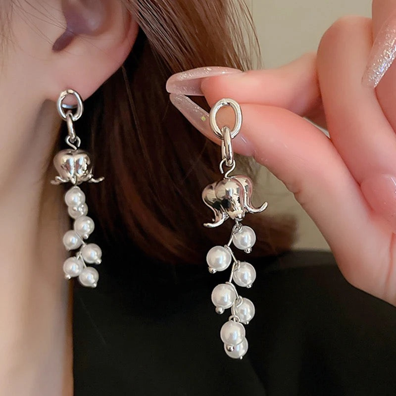 Flower Pearl Tassel Earrings (Silver)