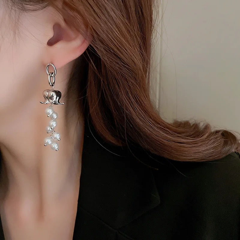 Flower Pearl Tassel Earrings (Silver)